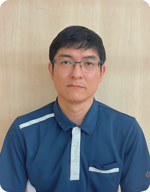 スタッフの顔写真