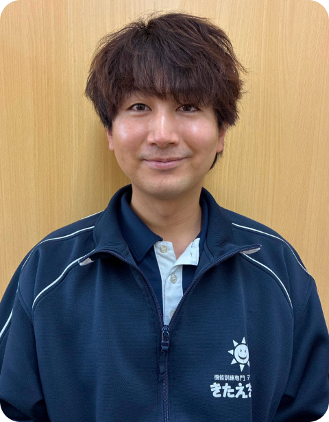 スタッフの顔写真